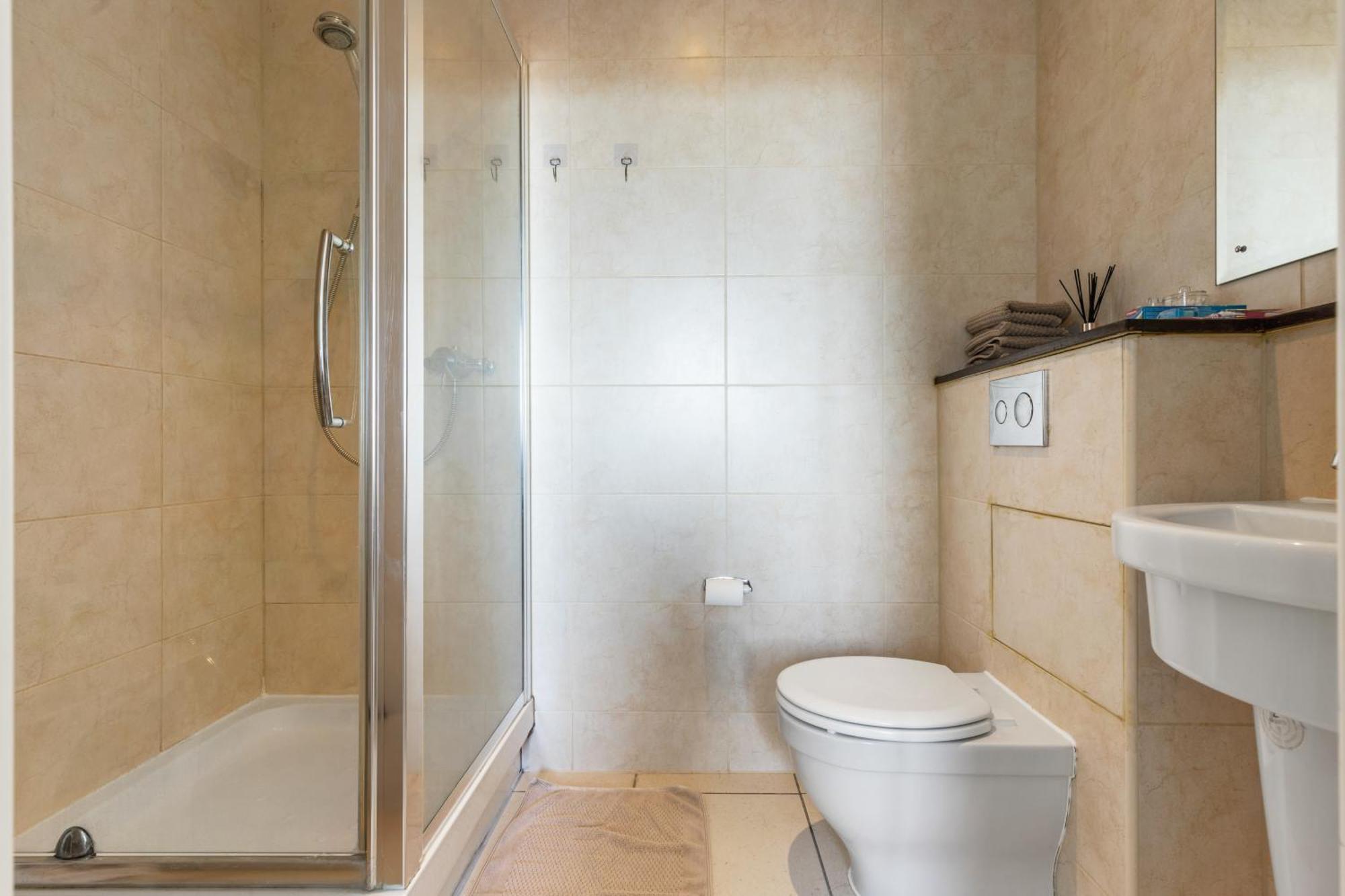 Apartament View Apartment, Short Walk To Tower Bridge, Free Parking Londra